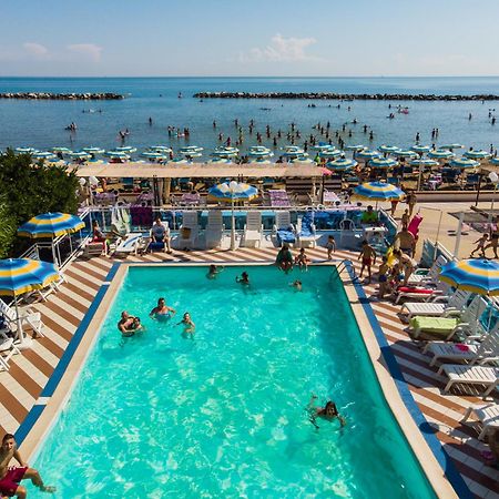 Bikini Tropicana Family Hotel Lido Di Savio Zewnętrze zdjęcie