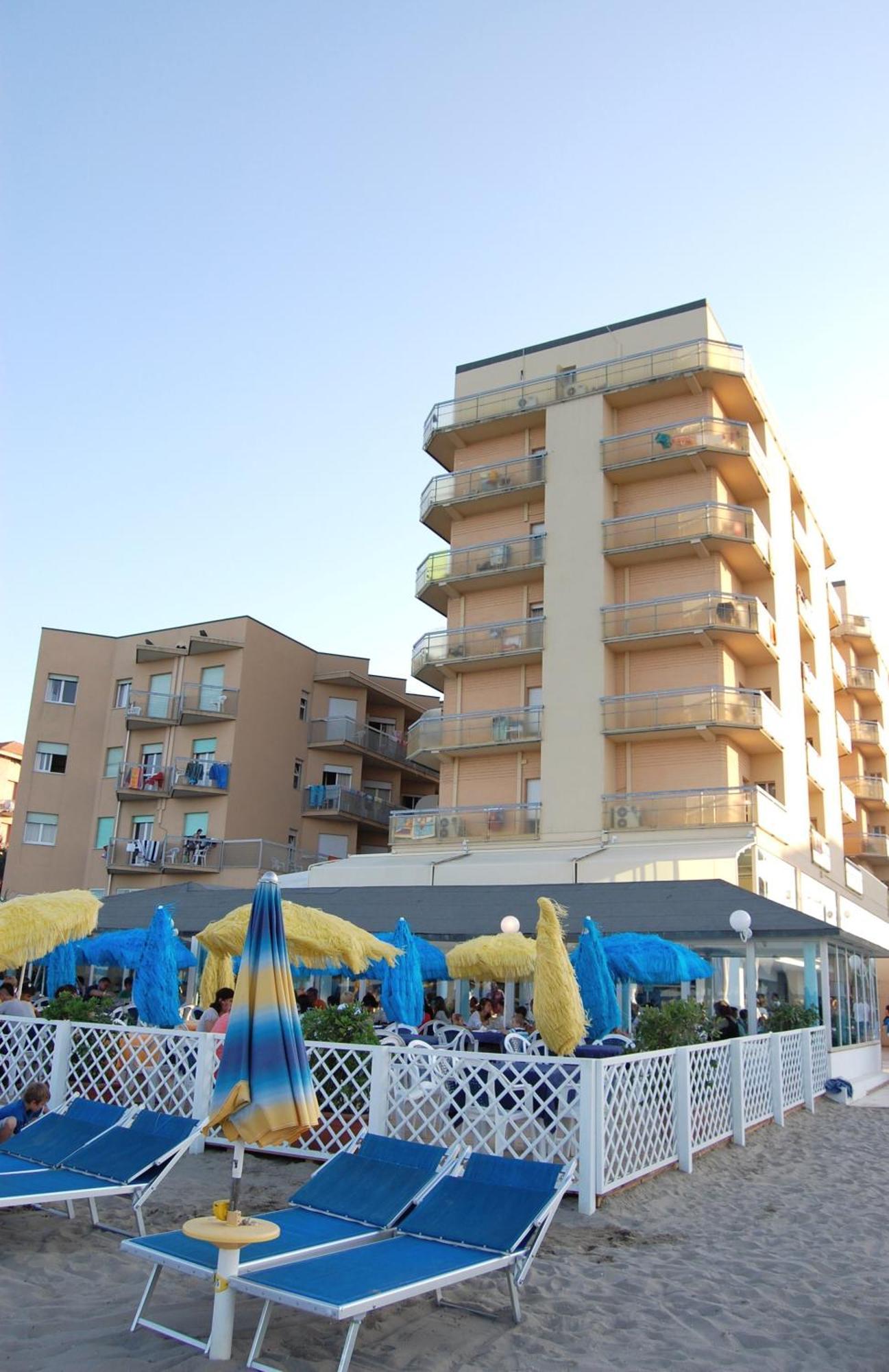 Bikini Tropicana Family Hotel Lido Di Savio Zewnętrze zdjęcie