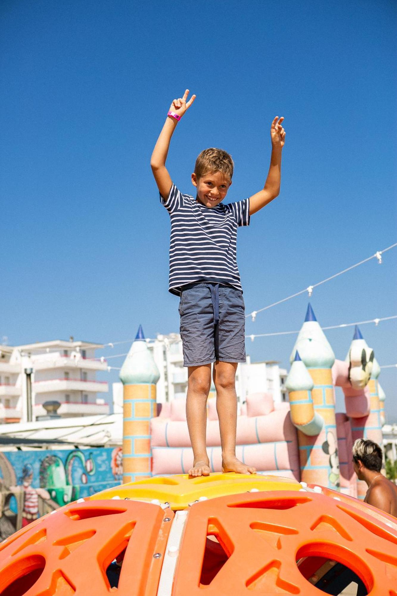 Bikini Tropicana Family Hotel Lido Di Savio Zewnętrze zdjęcie