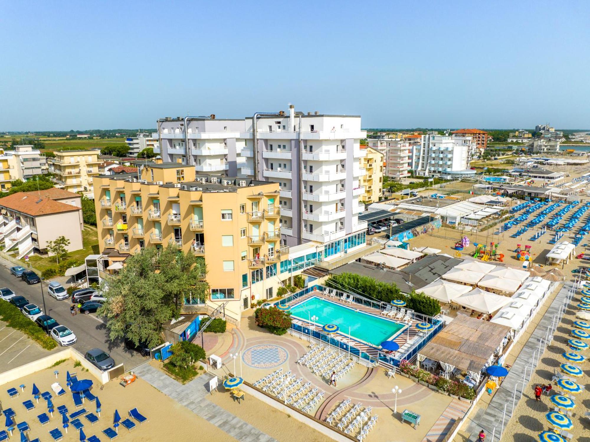 Bikini Tropicana Family Hotel Lido Di Savio Zewnętrze zdjęcie